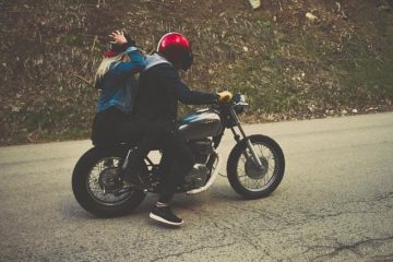 How to get home if your throttle cable snaps or breaks while riding couple on a motorcycle