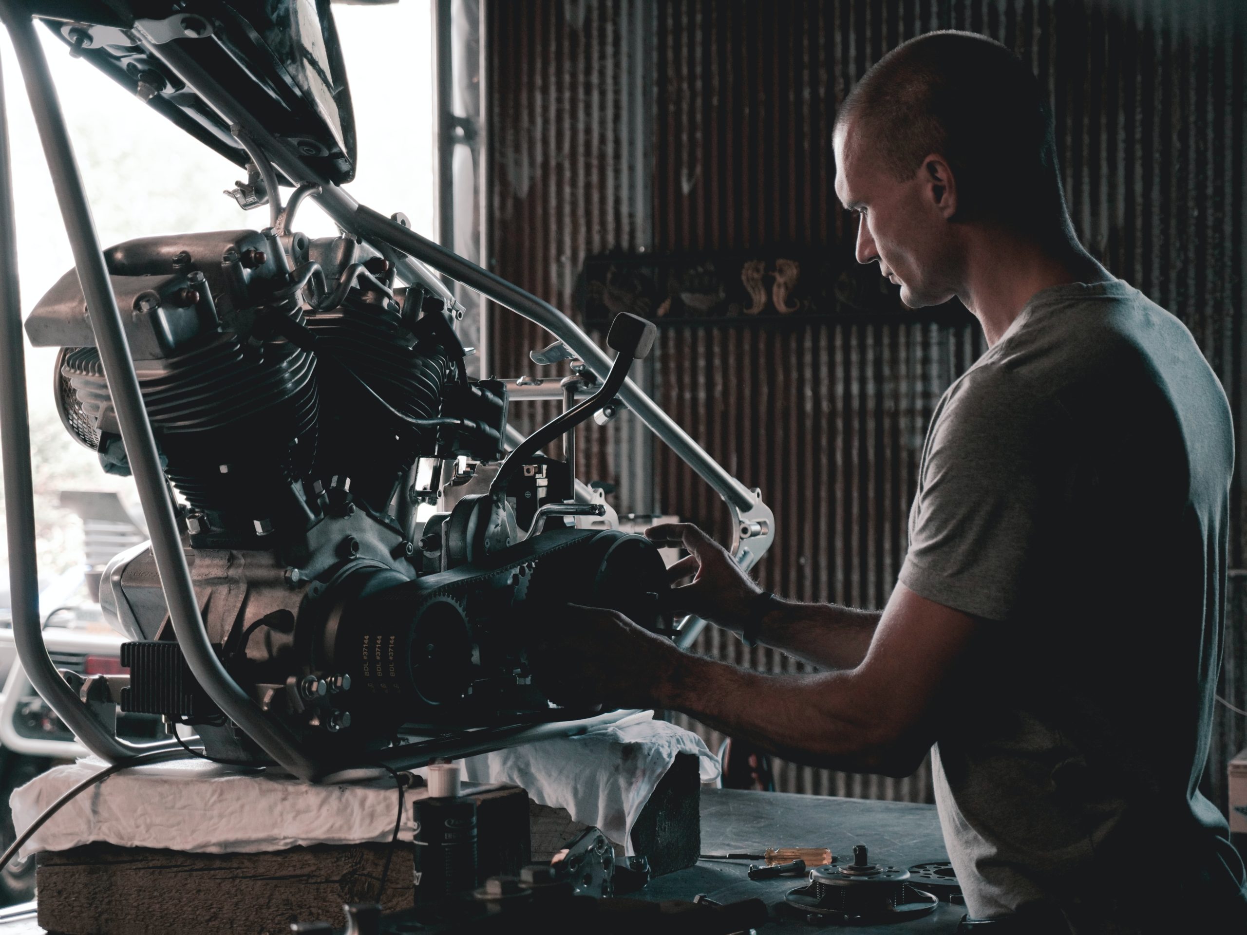 Wrenches Skull T-Shirt Biker Hot Rod Truck Mechanic Mechatronics Engineer Car